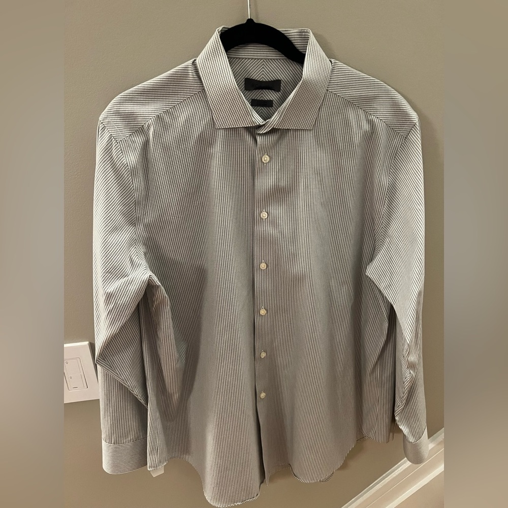 Mens like new "Calvin Klein" Slim Fit Long Sleeve Button Down Excellent Shape!!!